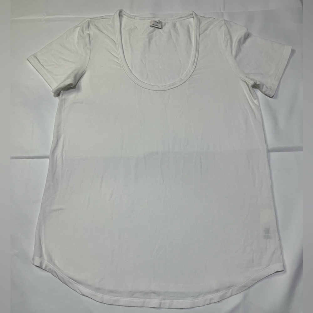 Wilfred Classic White Scoop Neck Top